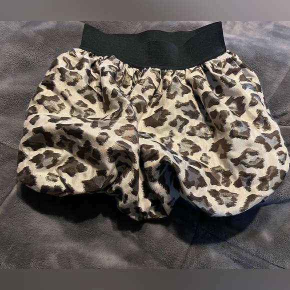 Girl’s Skirt - Picture 1 of 3